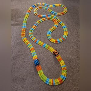 Magic Tracks & 2 Race Cars // 28 ft of Customizable Tracks, Gravity-defying Cars